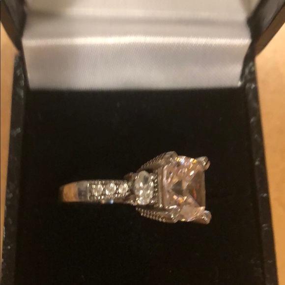 Pink CZ ring - Picture 3 of 4